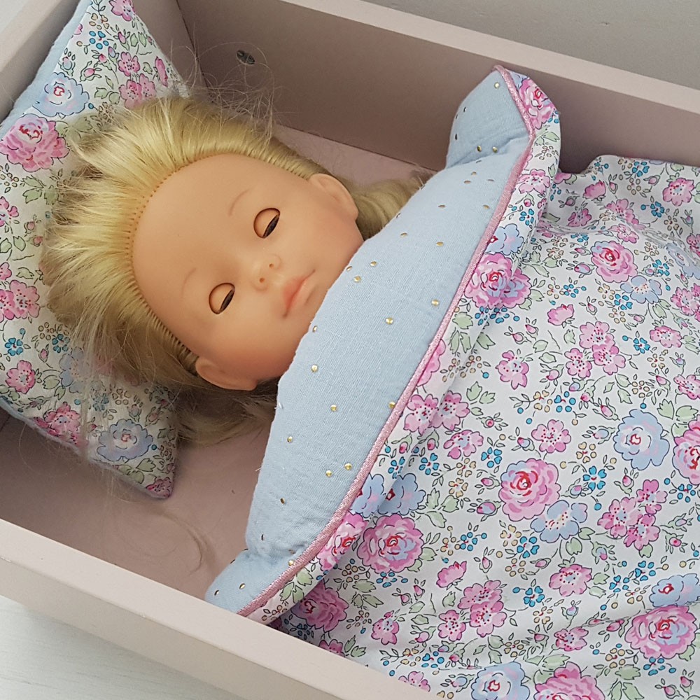 Parure pour lit de poupée