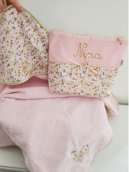 Cape de bain personnalisée prénom coton floral rose et or