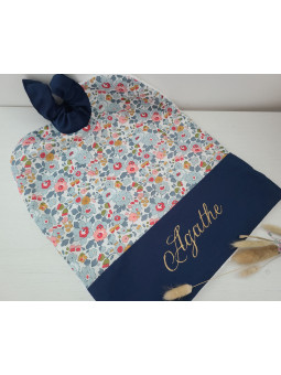 Grande serviette élastiquée liberty Betsy porcelaine pour maternelle ou tissus au choix