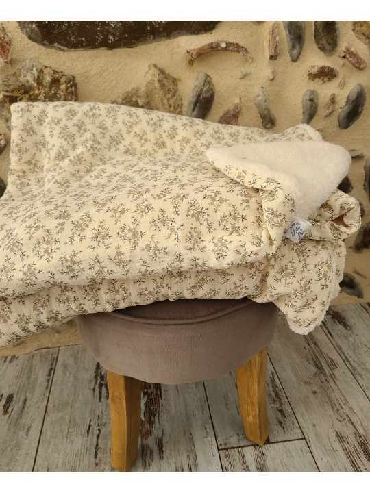 Grande couverture cocooning double gaze de coton BIO fleurie / moumoute