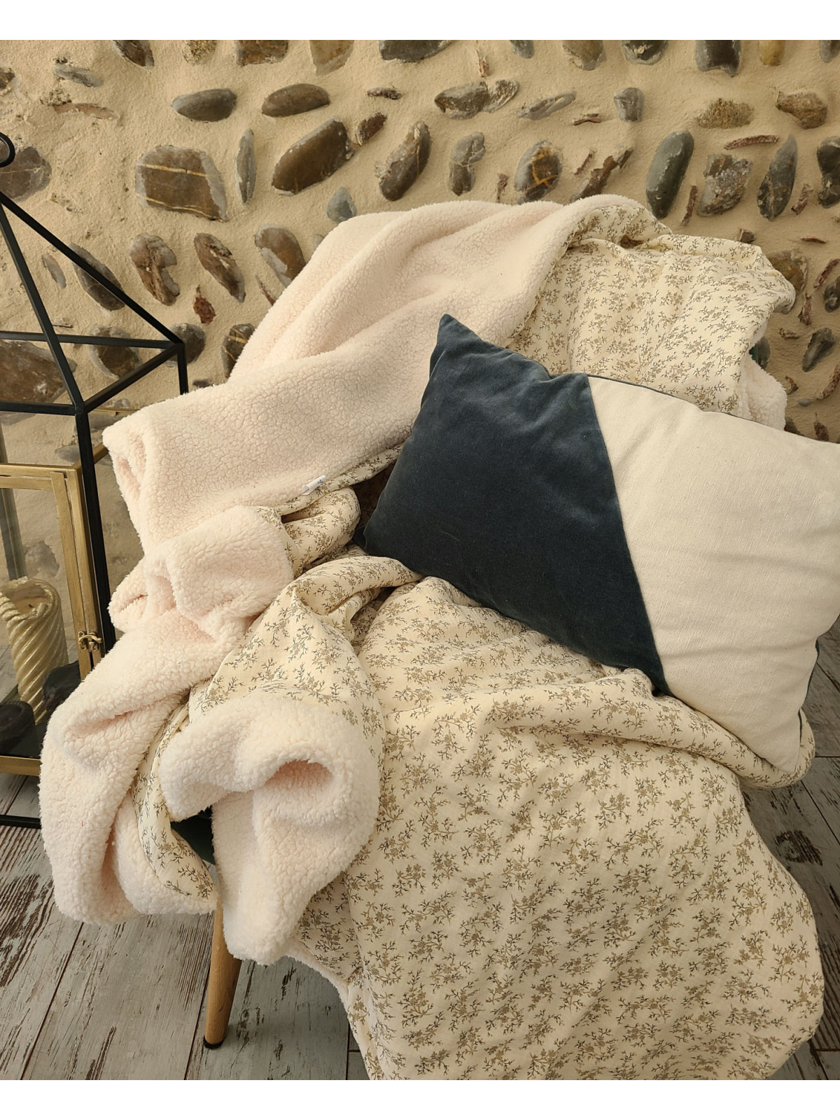 Grande couverture cocooning double gaze de coton BIO fleurie / moumoute