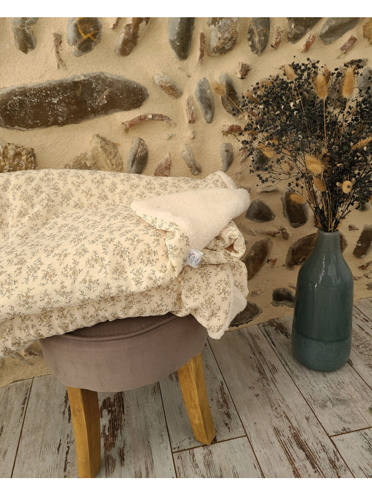 Grande couverture cocooning double gaze de coton BIO fleurie / moumoute