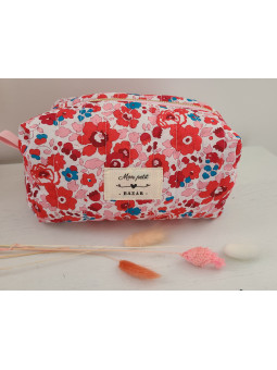 Trousse de toilette en liberty Betsy cerise matelassée