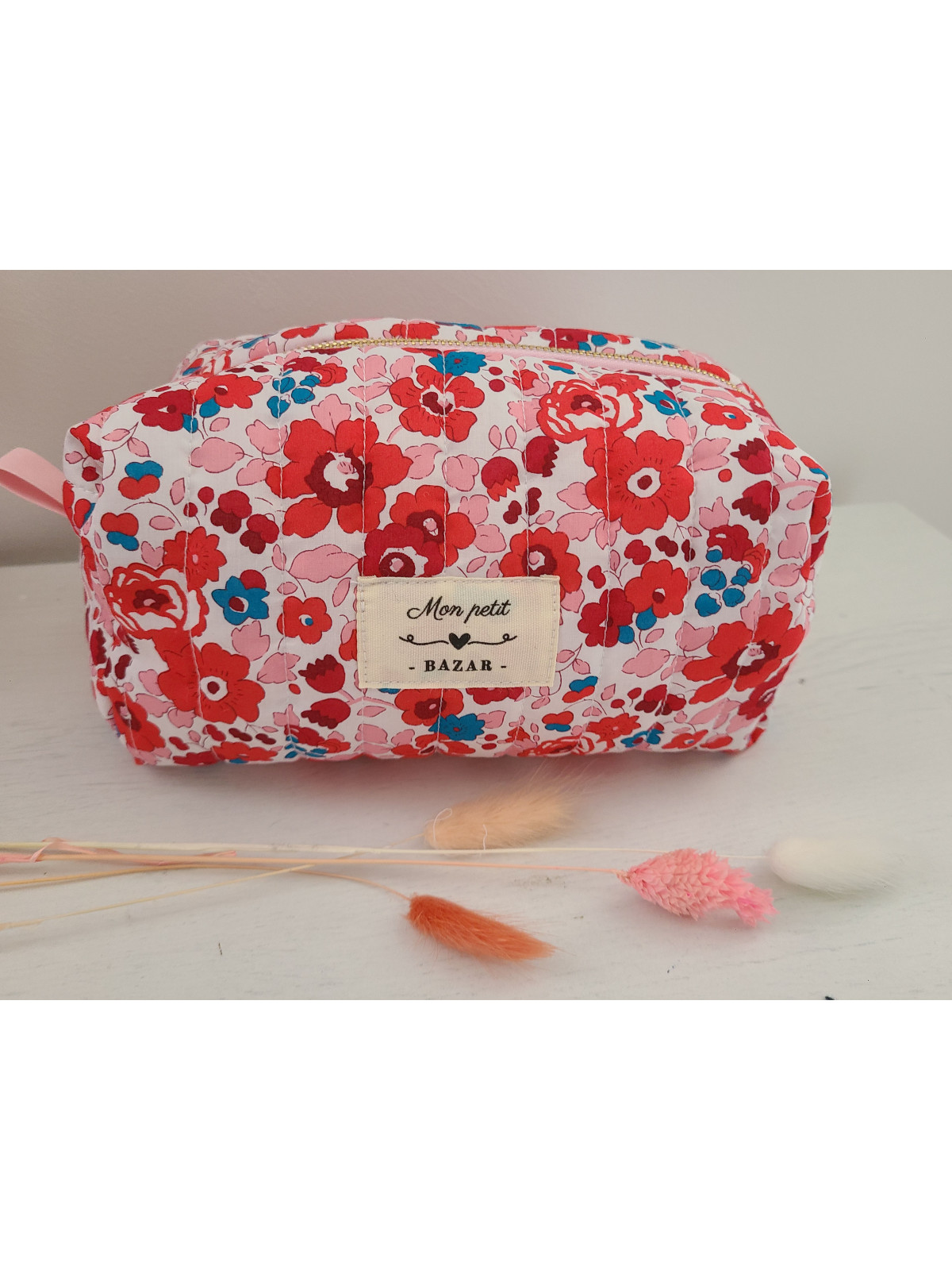 Trousse de toilette en liberty Betsy cerise matelassée