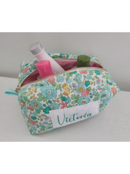 Trousse de toilette en liberty Betsy émeraude matelassée