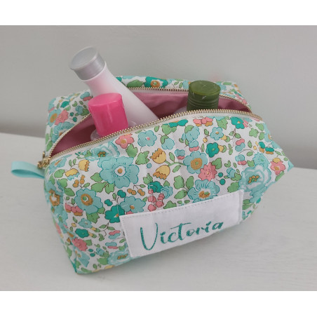 Trousse de toilette en liberty Betsy émeraude matelassée
