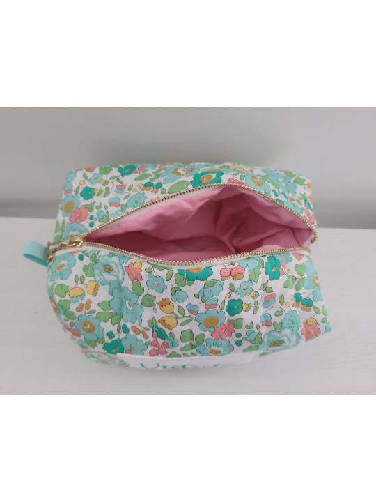Trousse de toilette en liberty Betsy émeraude matelassée